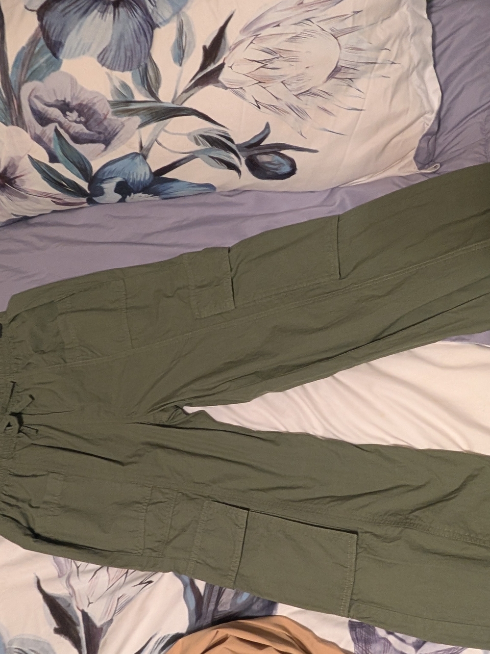 aerie Women's Olive Cargo Pants - Utility Pocket Style